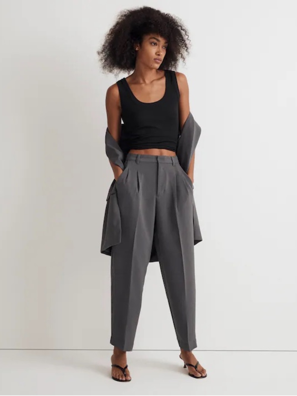 Madewell Pleated Tapered-Leg Pants in Easygoing Crepe In Thunder Cloud Gray Sz:0